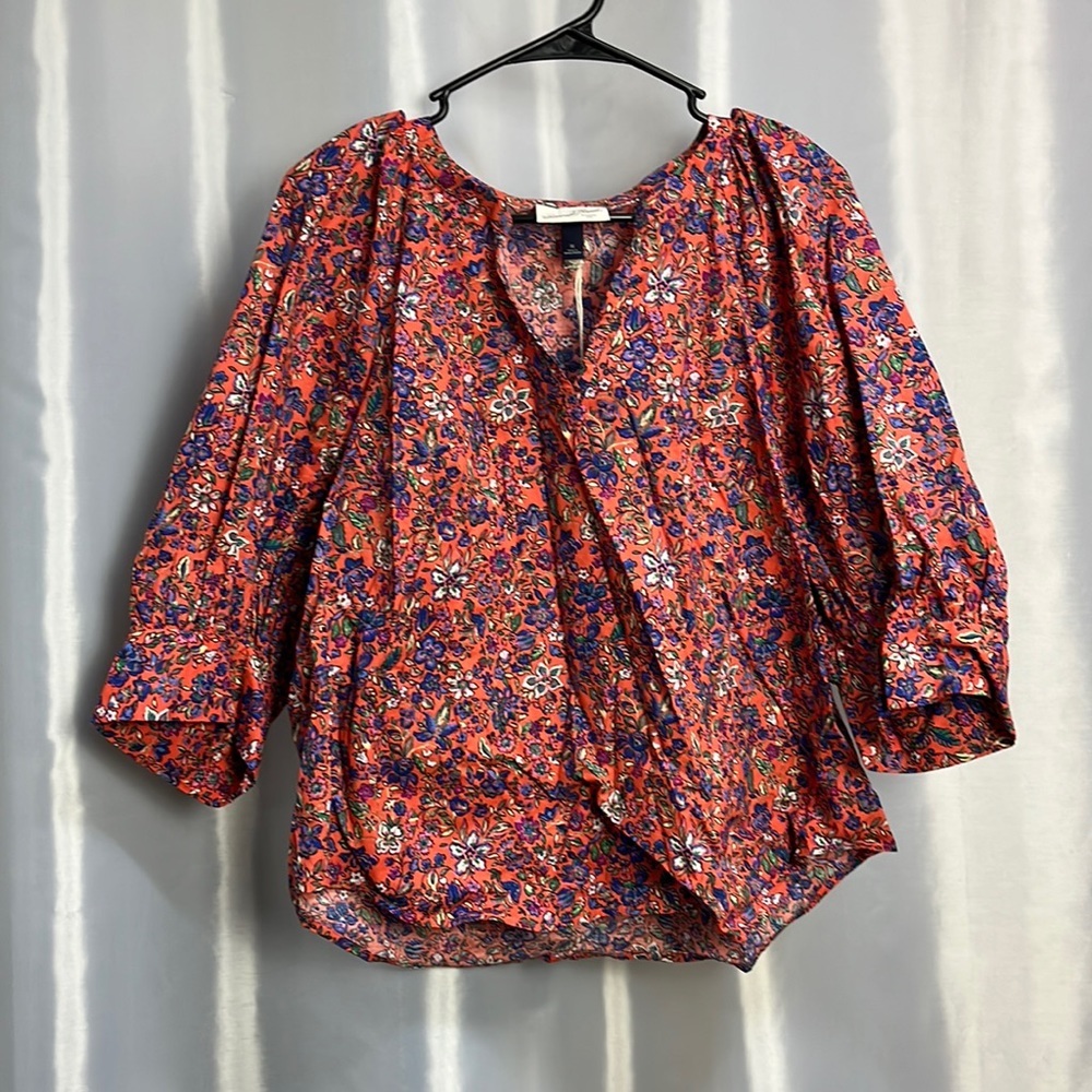 Universal thread women’s top